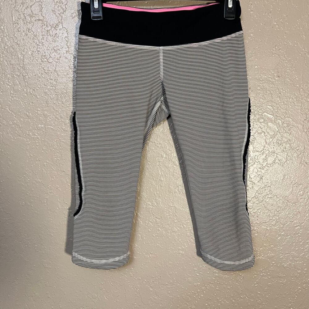 Lululemon run fast and free crop tonka Stripe Cashew / Black  size 6